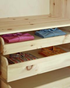 Schlafzimmer_Zirbe_1